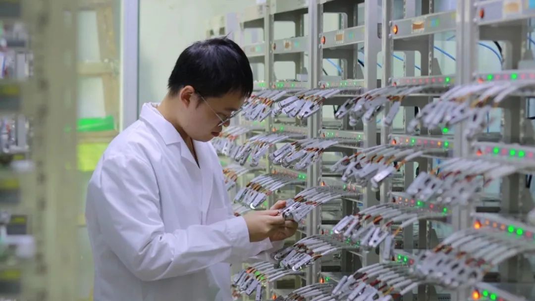 優秀！共同一作發Nature，碩博期間發21篇SCI，獲北大學生最高榮譽，還是優秀學生干部…