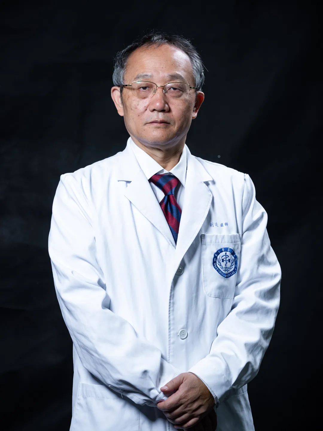 教授捐1億元：我和家人花是浪費