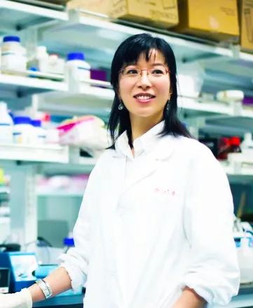三次被提名院士，學生人手一篇CNS，女神胡海嵐再獲聯合國“世界杰出女科學家獎”！